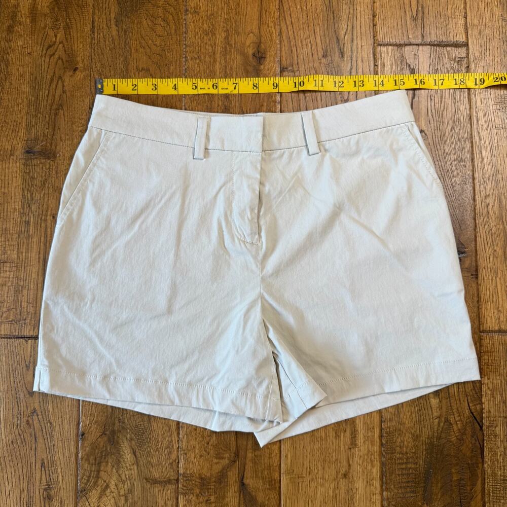 Southern Tide Women's Chino Performance Short 4" Inseam Khaki Beige Womens 4 - Picture 3 of 7